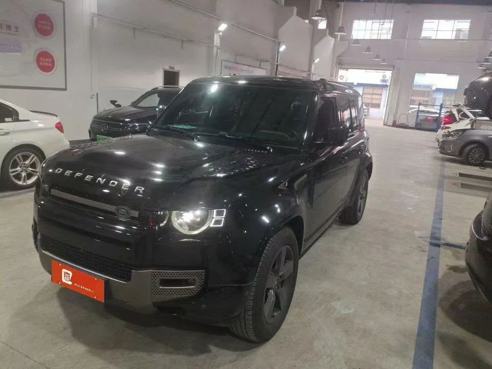 Land Rover Defender (Imported) 2025 Model Year Defender 130 48V 3.0T P400 X-Dynamic HSE Automatic Transmission