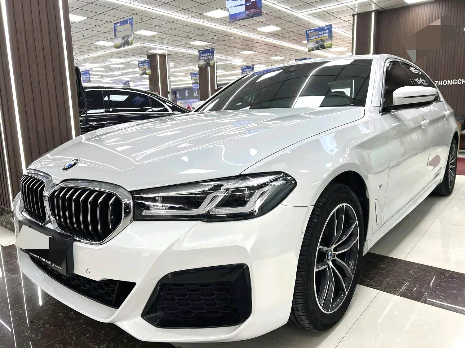 2021 BMW 5 Series 525Li M Sport Package