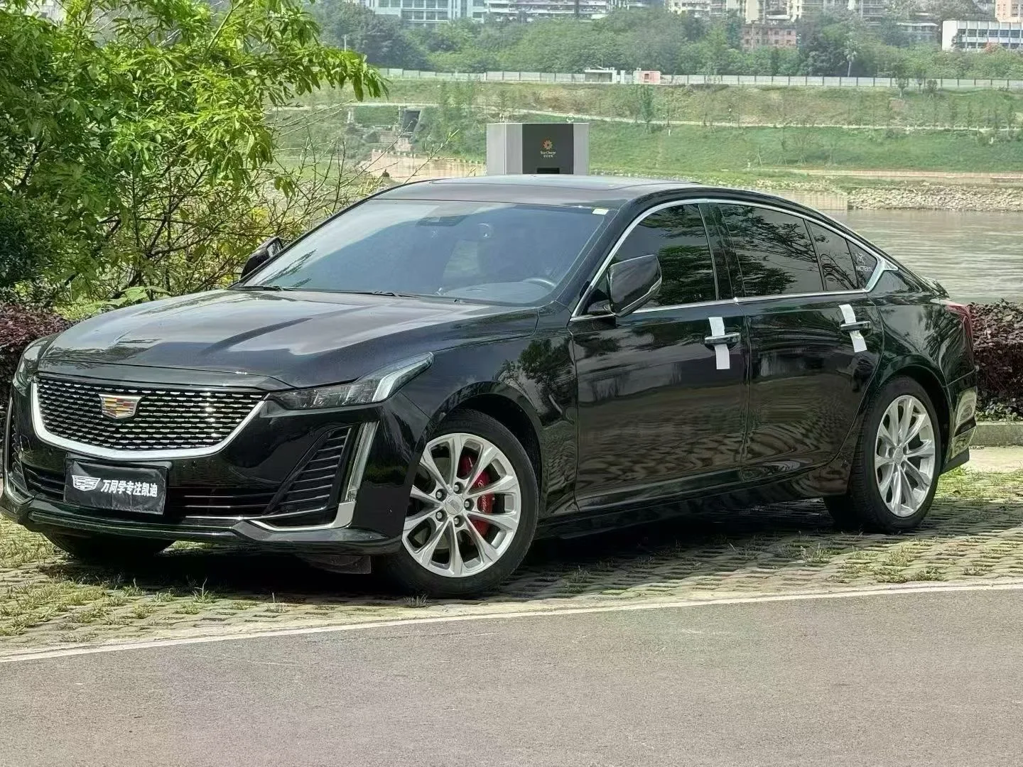 2022 Cadillac CT5 28T Luxury