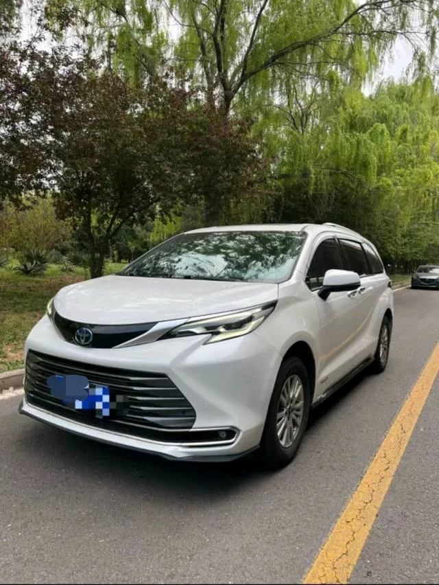 2021 Sienna 2.5L Hybrid Supreme Edition