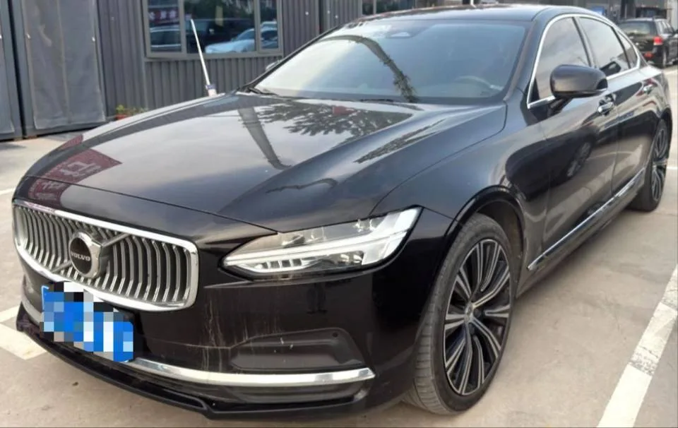 2022 Volvo S90 B5 Smart Luxury Edition