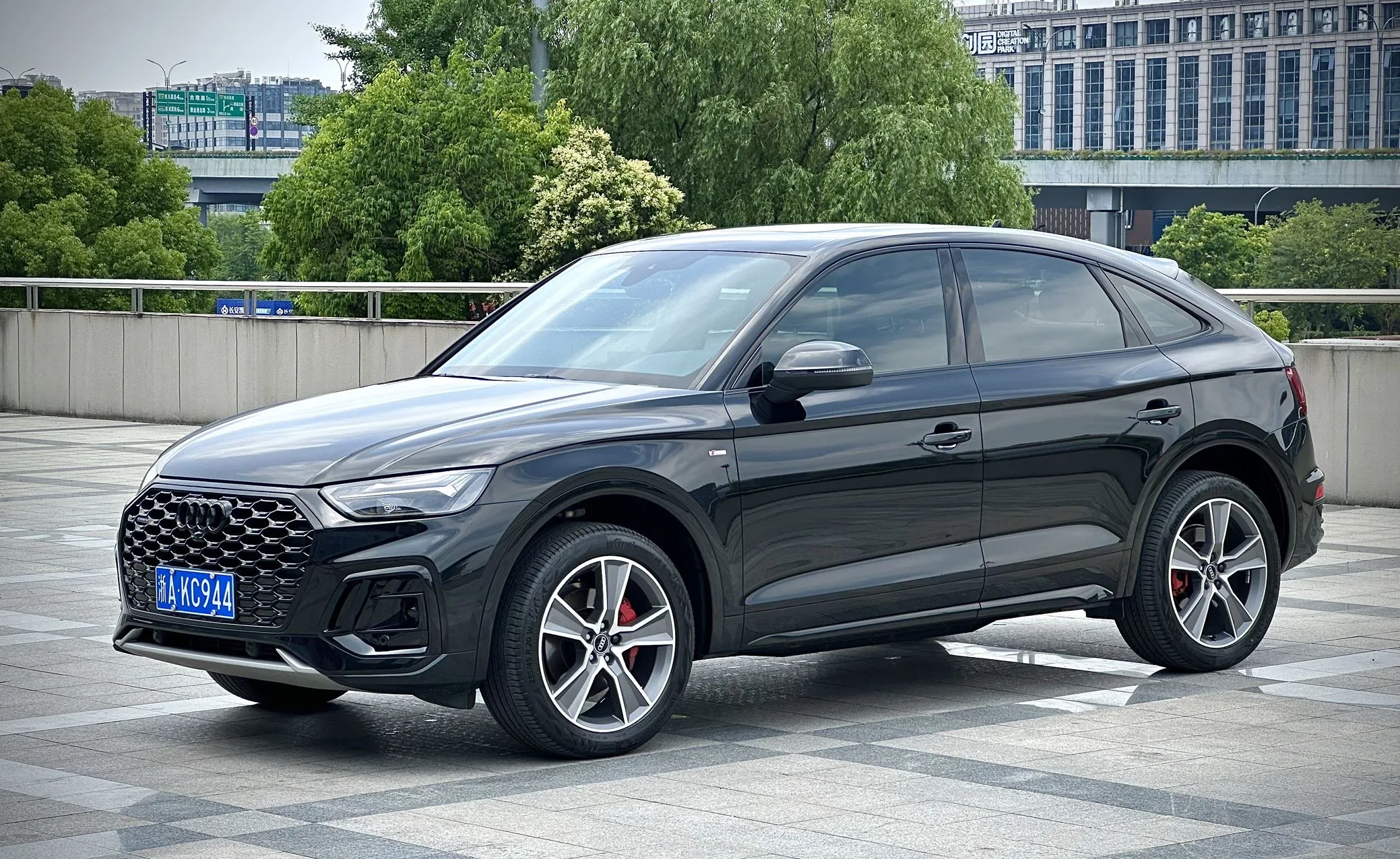 Audi 2022 Q5L Sportback 2.0TFSI 40TFSI Luxury (Facelift) Automatic
