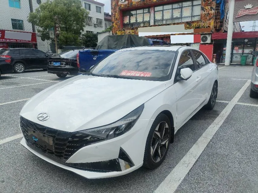 Hyundai Elantra 2021 1.5L CVT LUX Premium Edition
