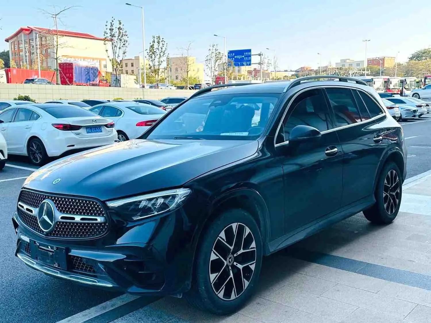 Mercedes-Benz 2023 GLC 260 L 4MATIC 48V 2.0T Luxury 5-seater Automatic
