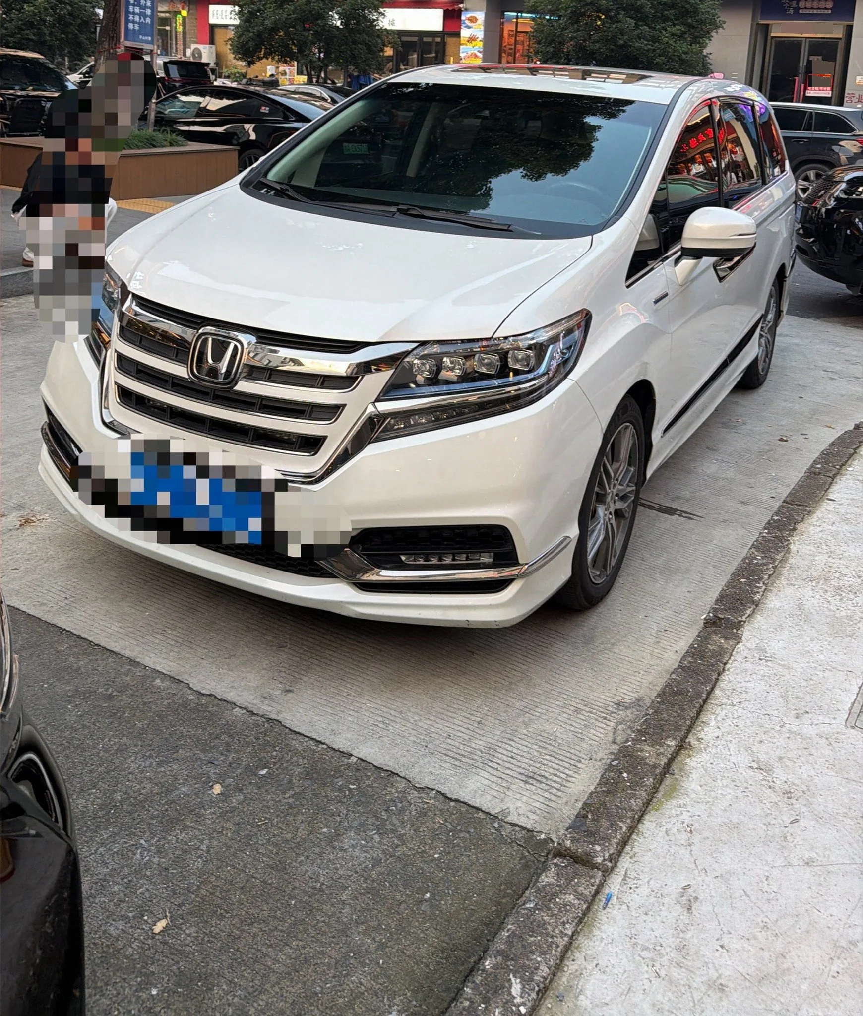 Elysion 2019 2.0L Hybrid Comfort Edition