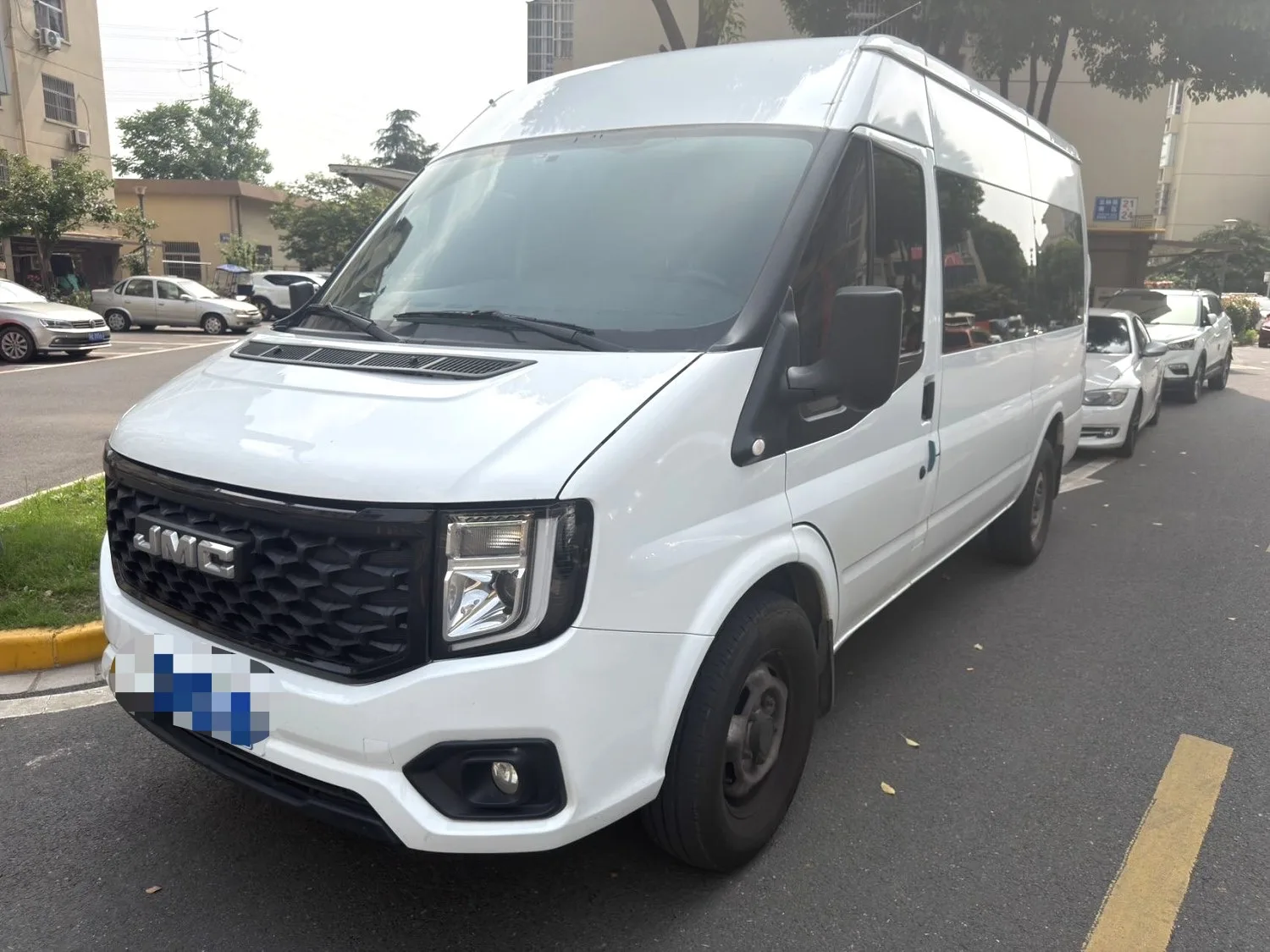 Jiangling 2022 Fushun 2.0T Multi-purpose Passenger Vehicle, Medium Wheelbase, Medium-High Roof, 6-7 Seats, Manual Transmission