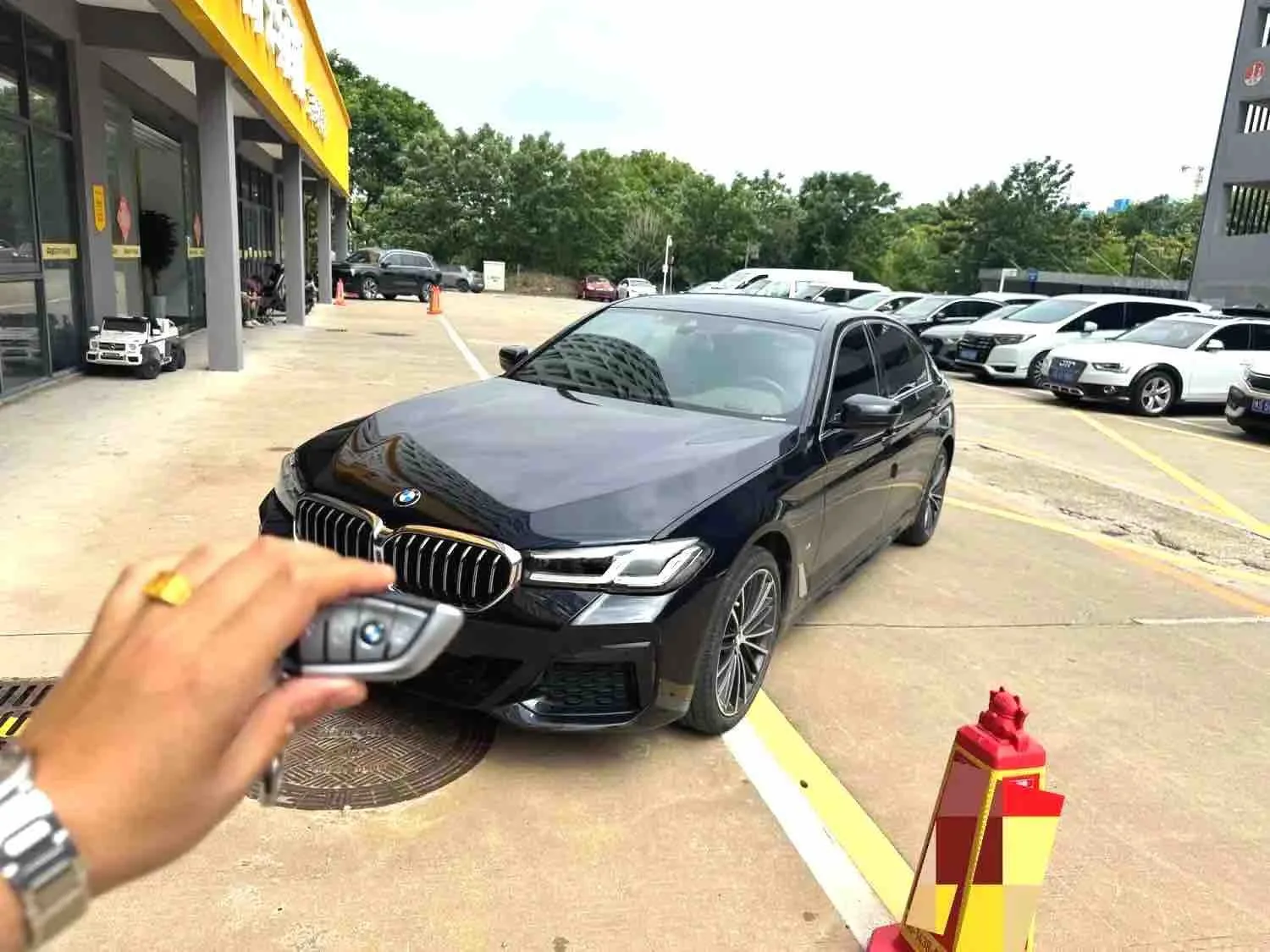 2021 BMW 5 Series 530Li Leading Edition M Sport Package