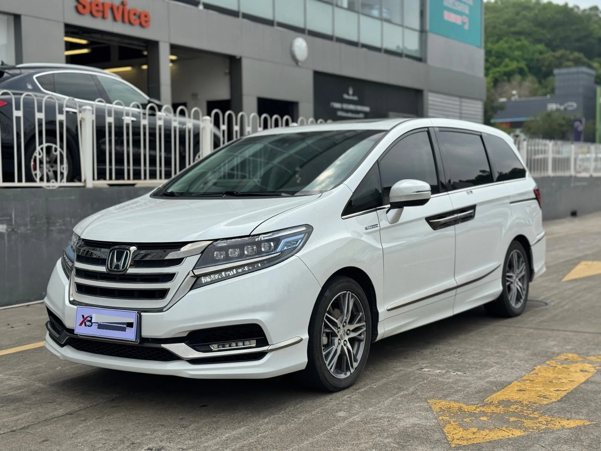 Elysion 2019 2.0L Hybrid Luxury Edition