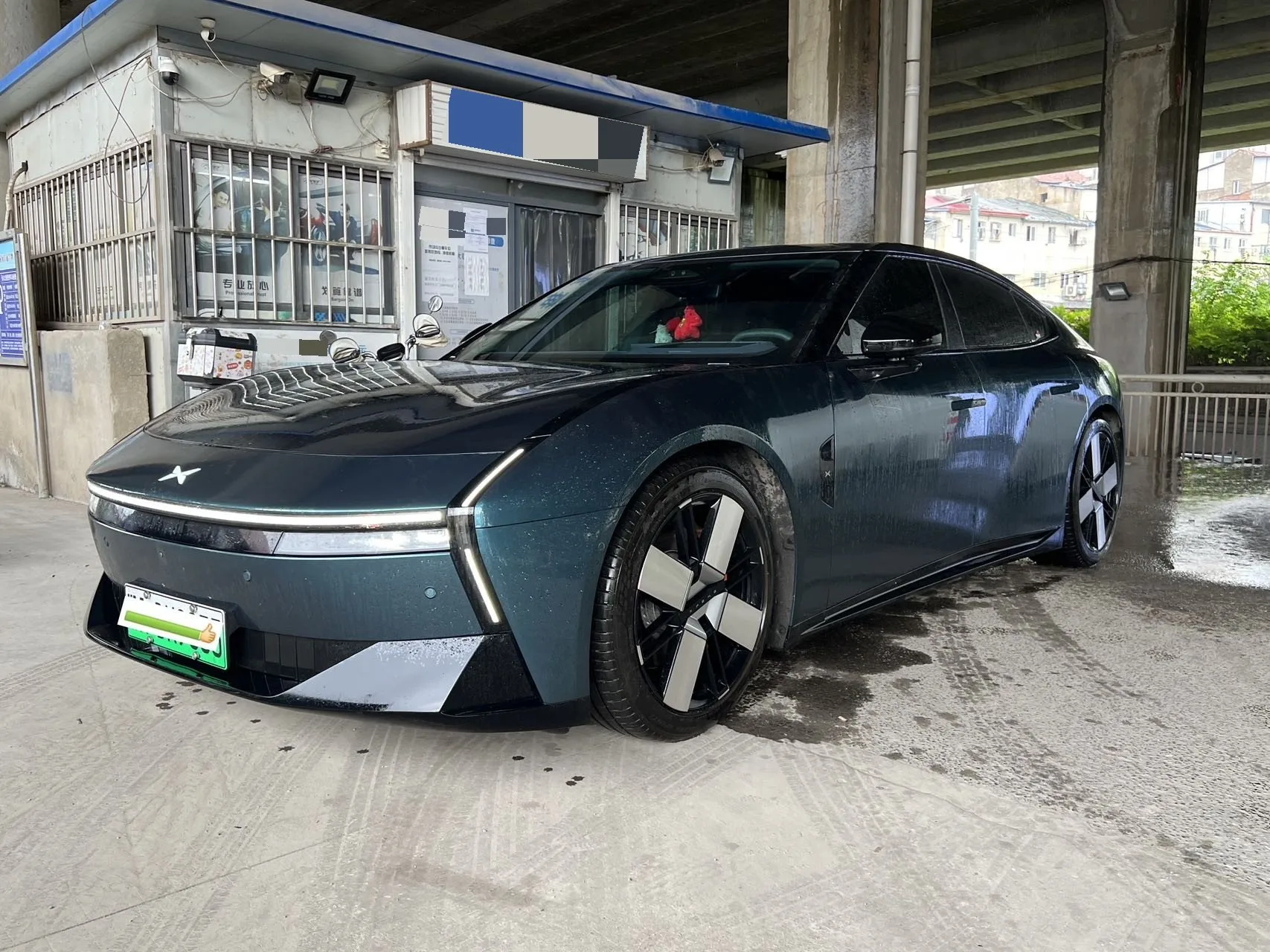 XPeng 2025 P7 702km Long Range Automatic