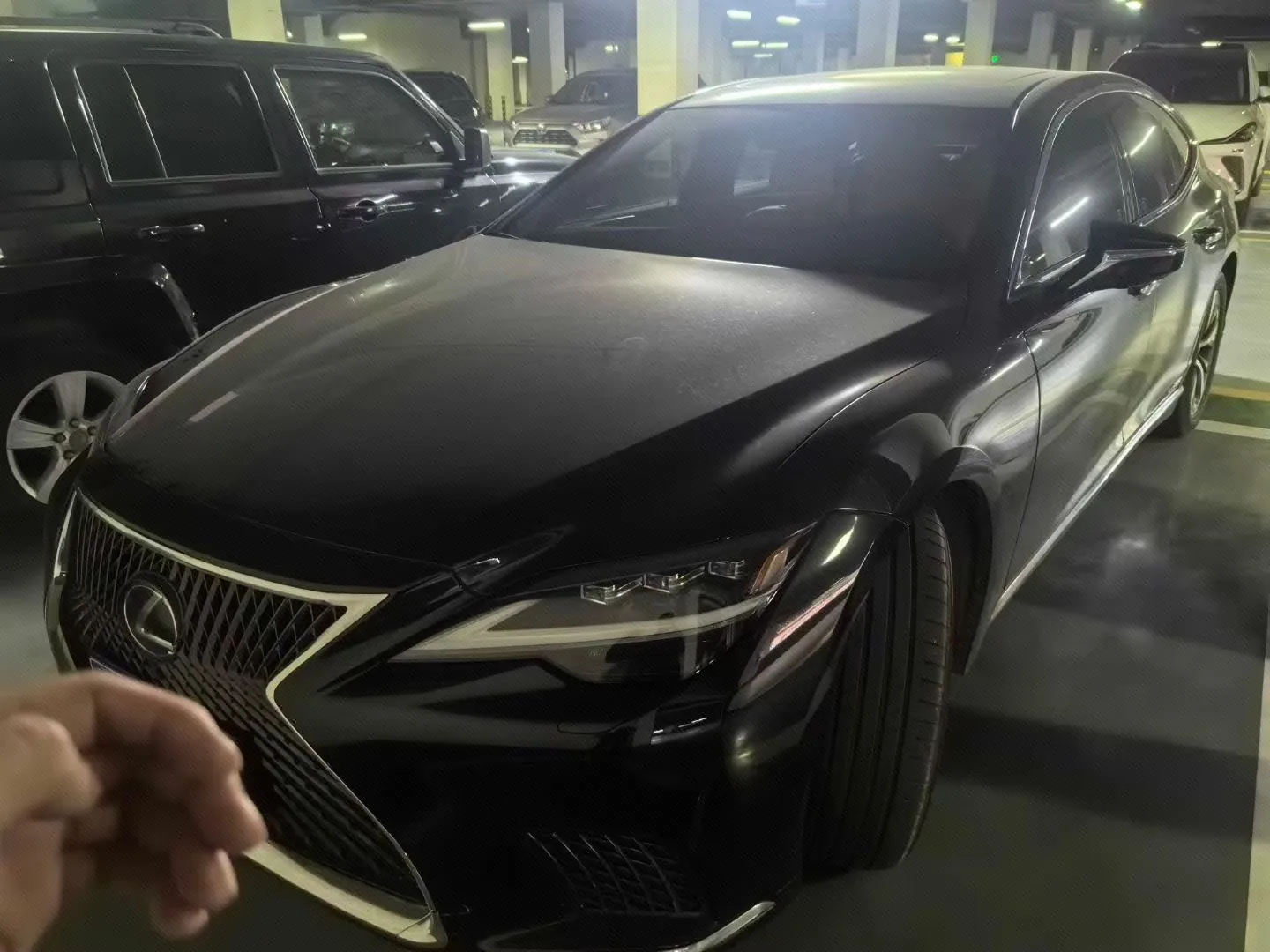 2023 Lexus LS 500h Excellence Edition
