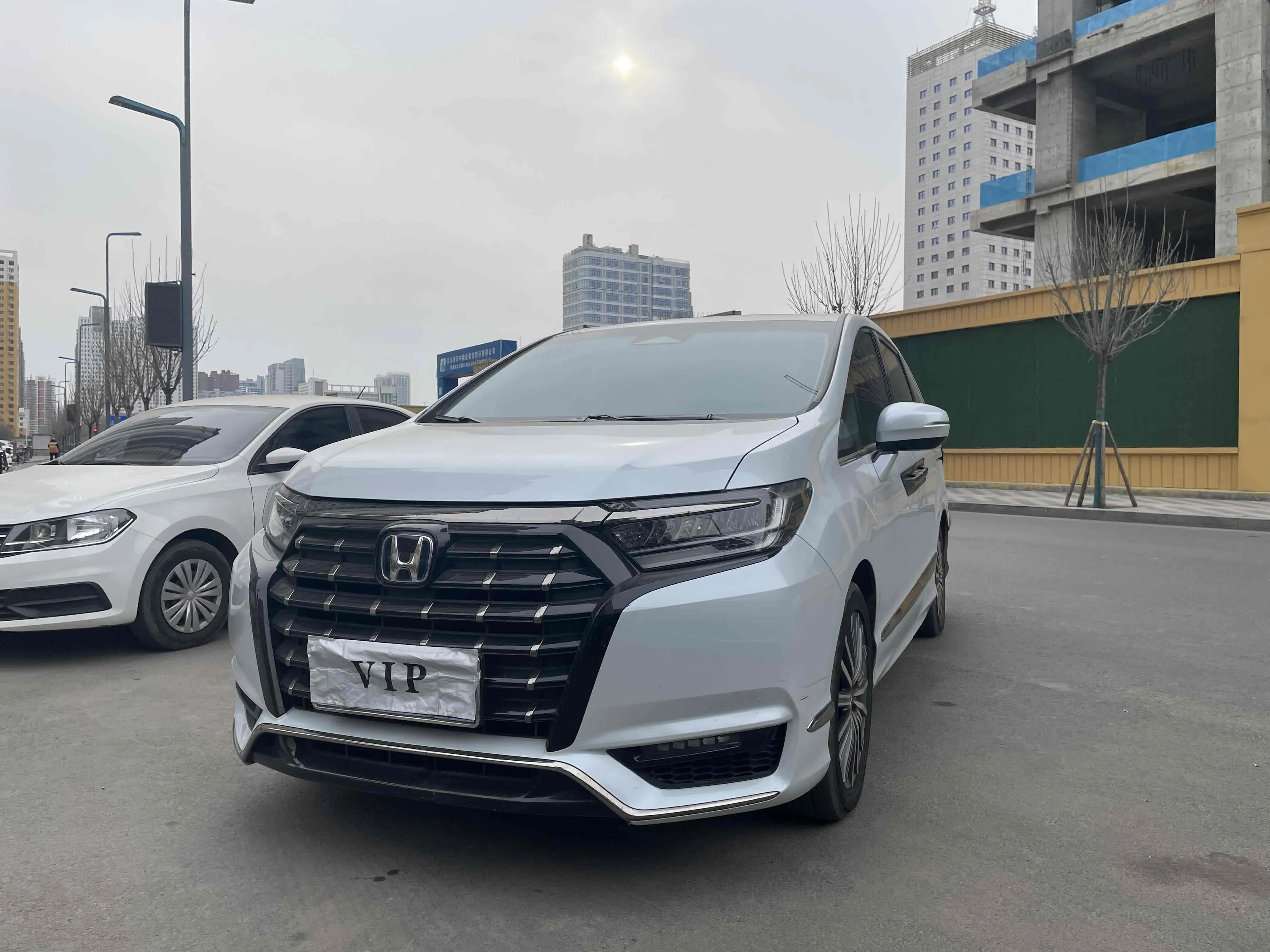 Honda 2024 Elysion e:HEV 2.0 CVT Luxury Edition Automatic
