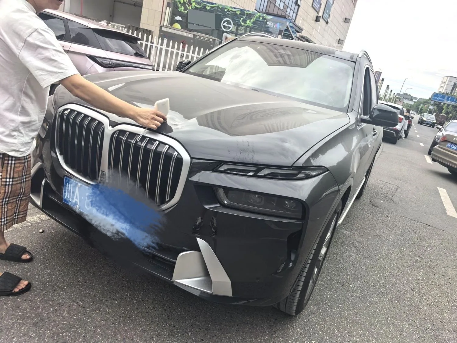 BMW X7 (Imported) 2024 Model Year X7 xDrive40i 48V 3.0T Luxury Line with Premium Package, Automatic Transmission