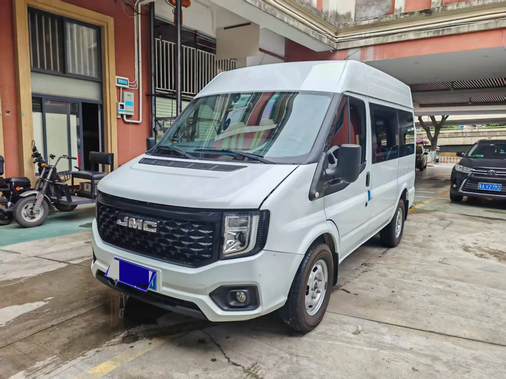 Jiangling Fushun 2023 2.0T Automatic Short Wheelbase Low Roof Commercial Multi-purpose Passenger Vehicle, 6 Seats, Double Tailgate