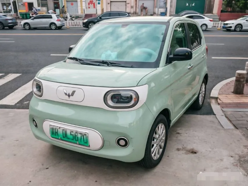 Hongguang MINIEV 2024 Macaron Model, 215km