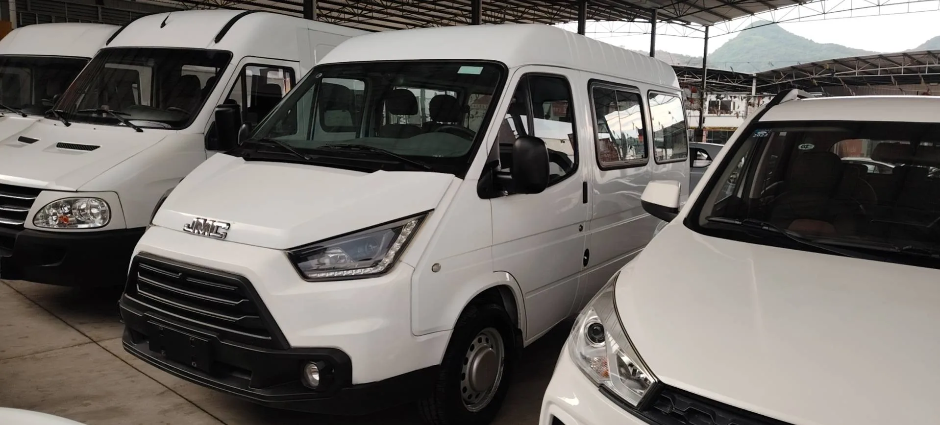 JMC 2017 Tesun 2.8T Business Edition, Short Wheelbase, Mid-Roof, 7-8 Seats, Manual Transmission