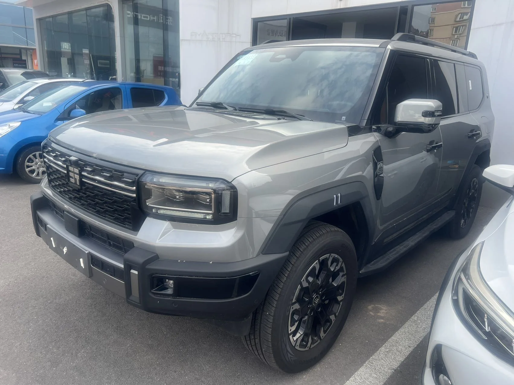 2025 G700 Wilderness Edition (6-seater)