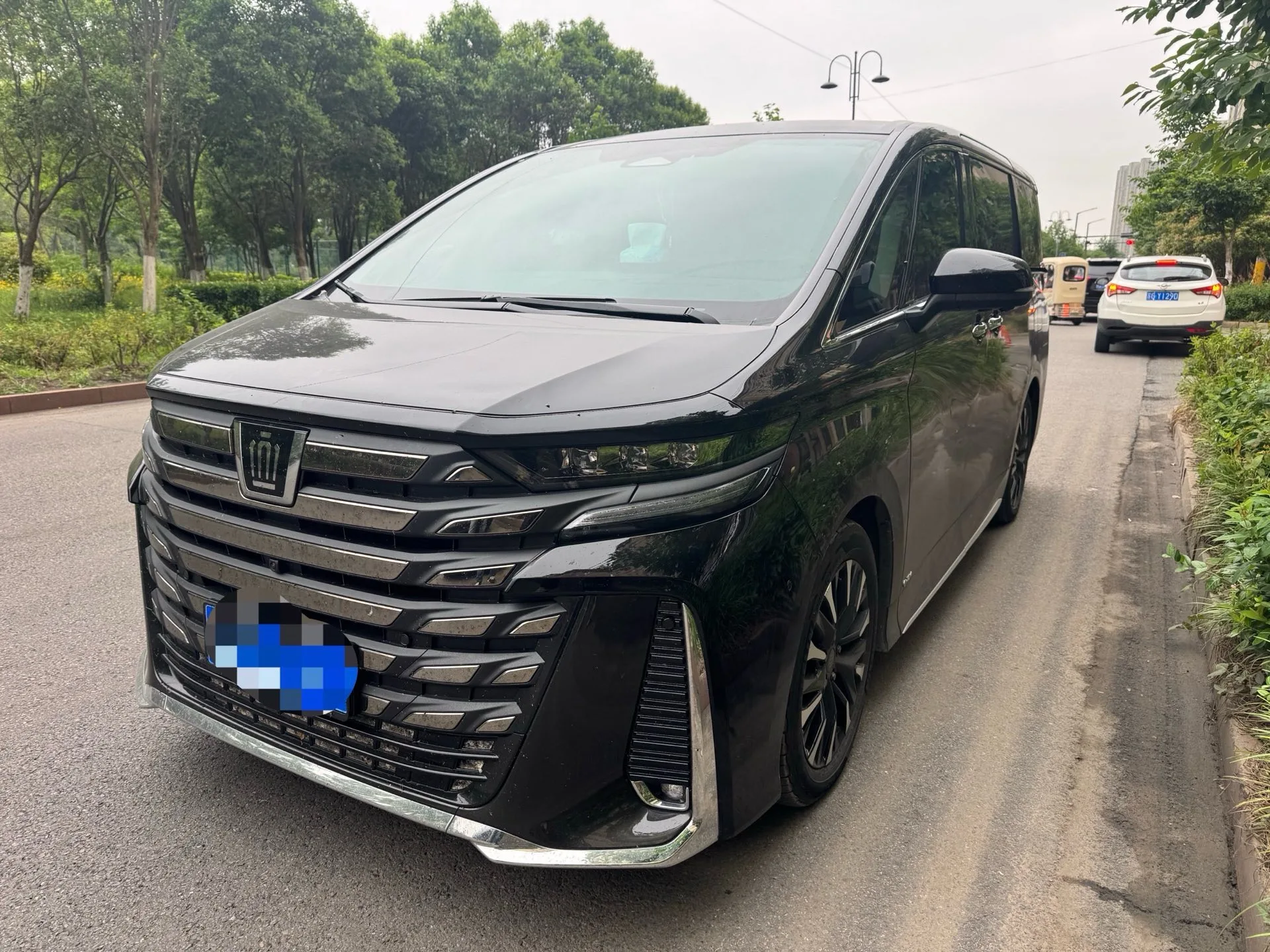 Toyota Vellfire (Imported) 2024 Crown Vellfire 2.5 CVT Supreme Executive Edition Automatic Transmission