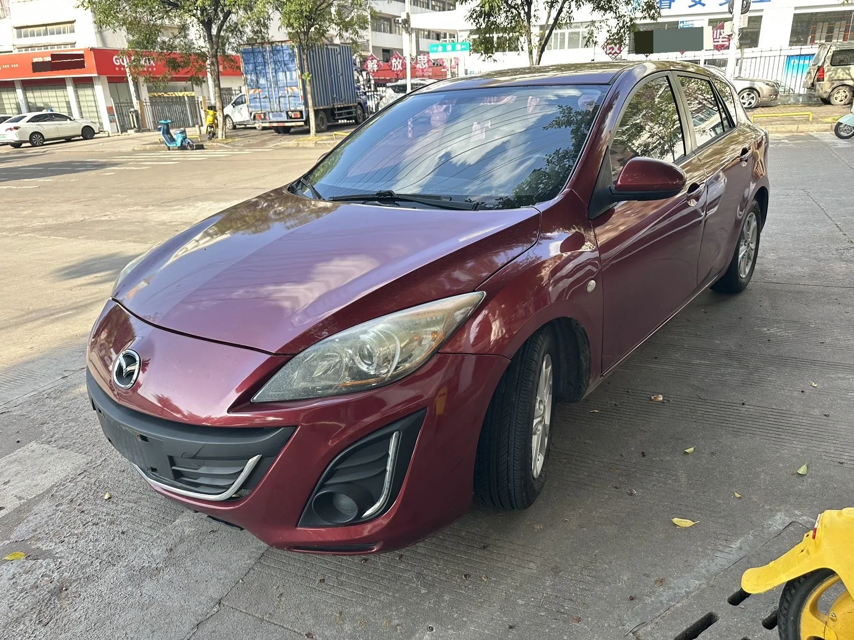 Mazda 2015 Mazda3 Star—Hatchback, 1.6L Comfort Trim, Manual Transmission