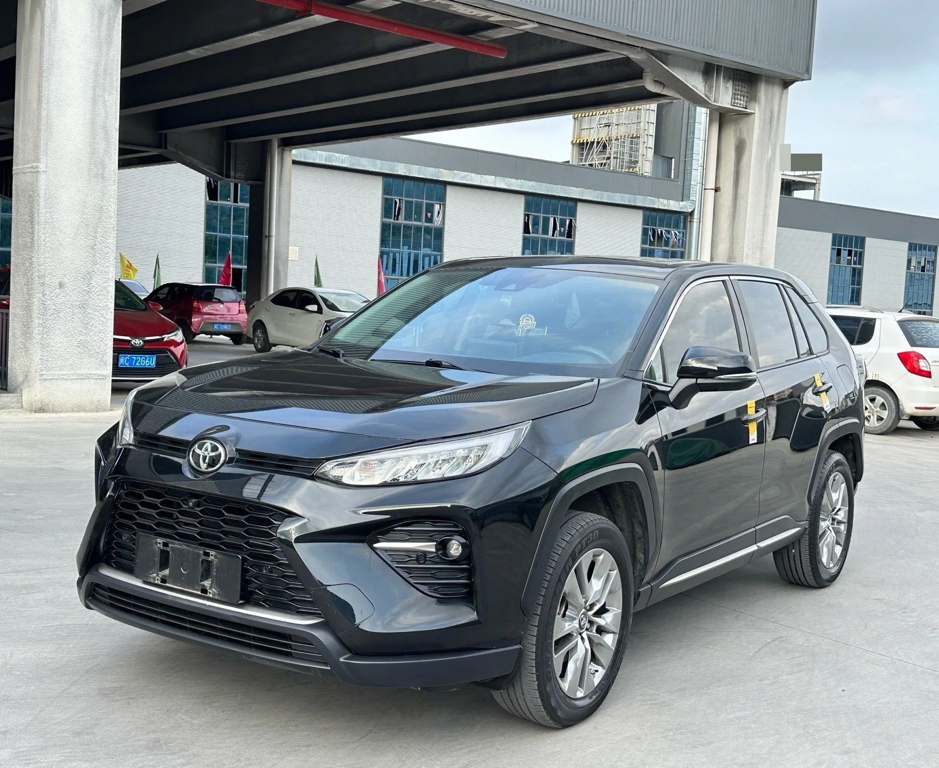 2022 Тойота Перейти к пункту 4 2,0 l вариатор 4WD Роскошь Версия