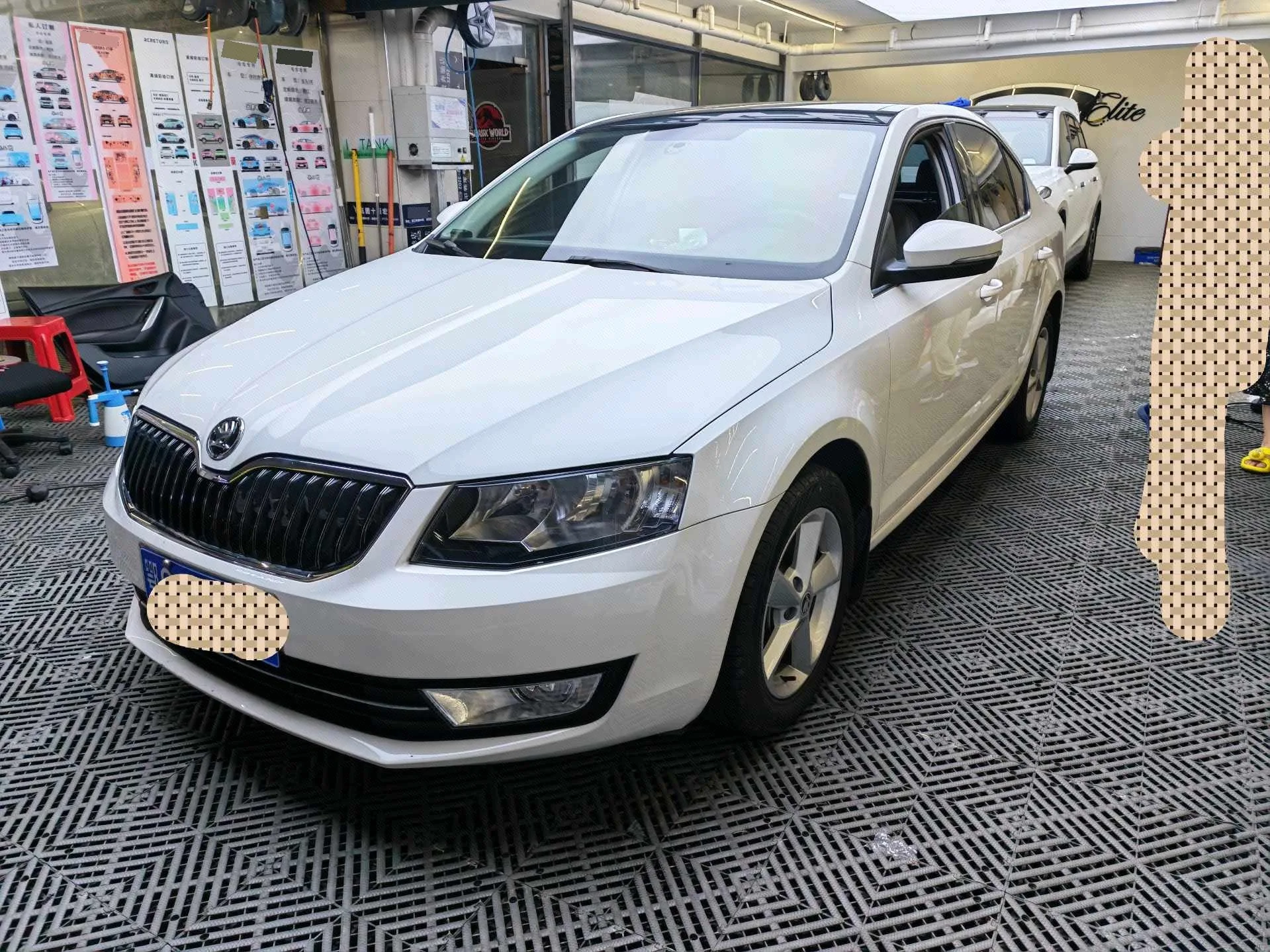 Octavia 2015 1.6L Automatic Elegance Edition