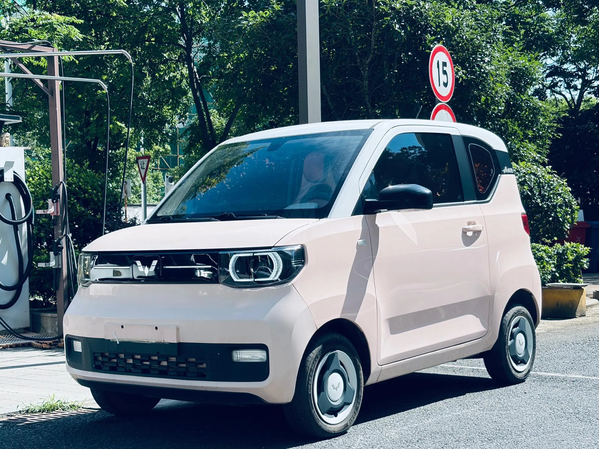 Hongguang MINIEV 2021 Macaron Sandwich Edition, 170km/h, Ternary Lithium Battery