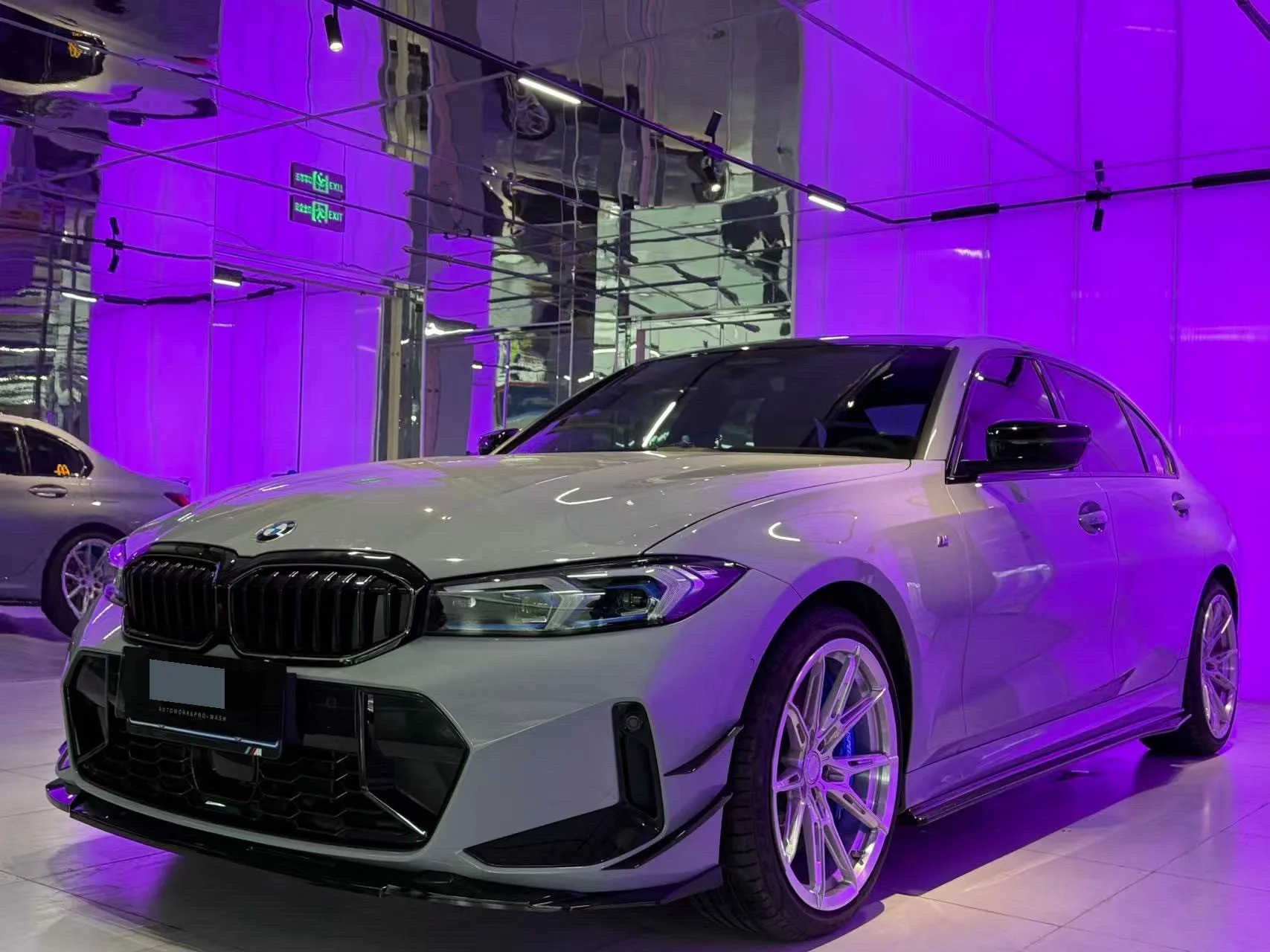 2025 BMW 3 Series 330Li 2.0T Premium M Sport Night Line Package, Automatic Transmission