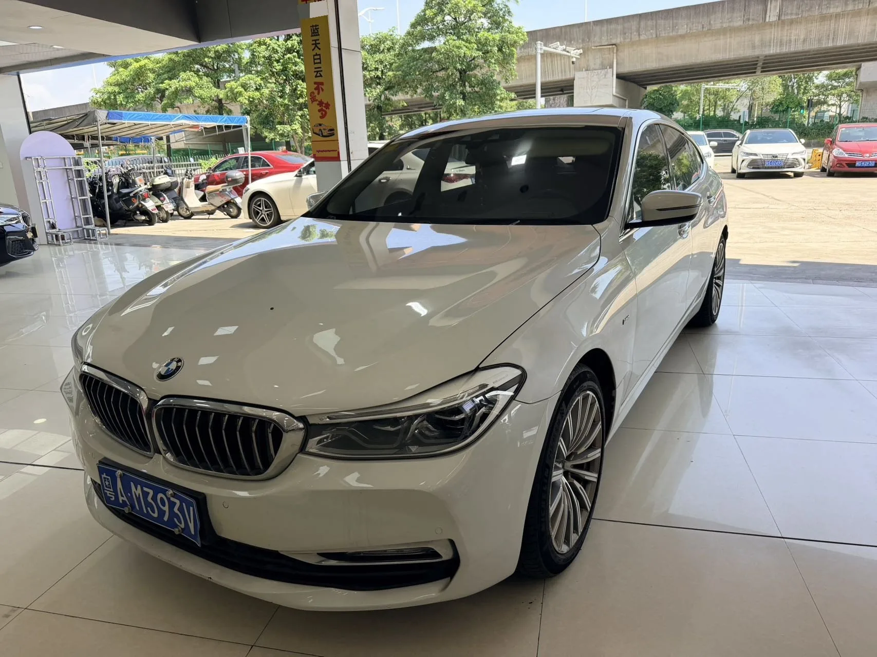 2018 BMW 6 Series GT 630i Luxury Design Package