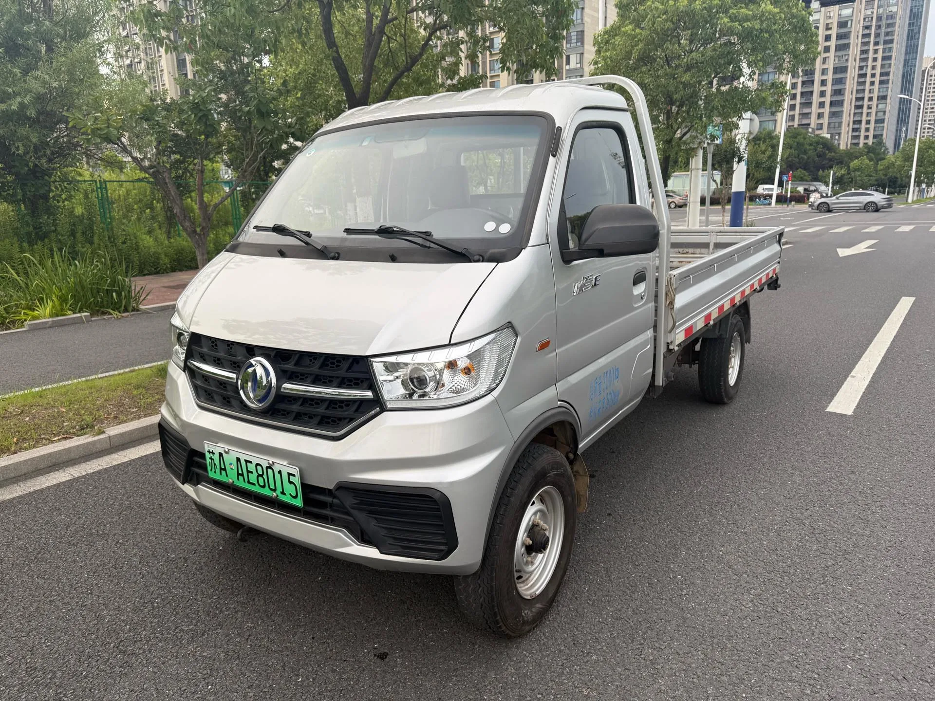 Dongfeng 2022 EV80 3.05-meter Single-Cab All-Electric Flatbed Light Truck, 40kWh, 3T, Automatic Transmission
