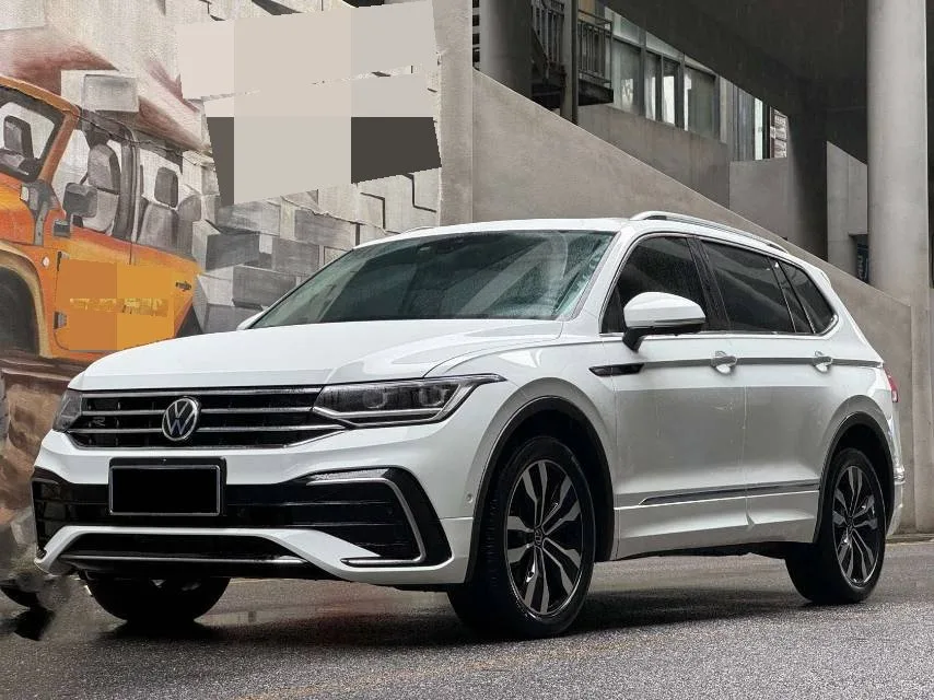 Volkswagen 2023 Tiguan L R-Line 2.0TSI 380TSI AWD R-Line Premium 7-Seater (Facelift) Automatic Transmission