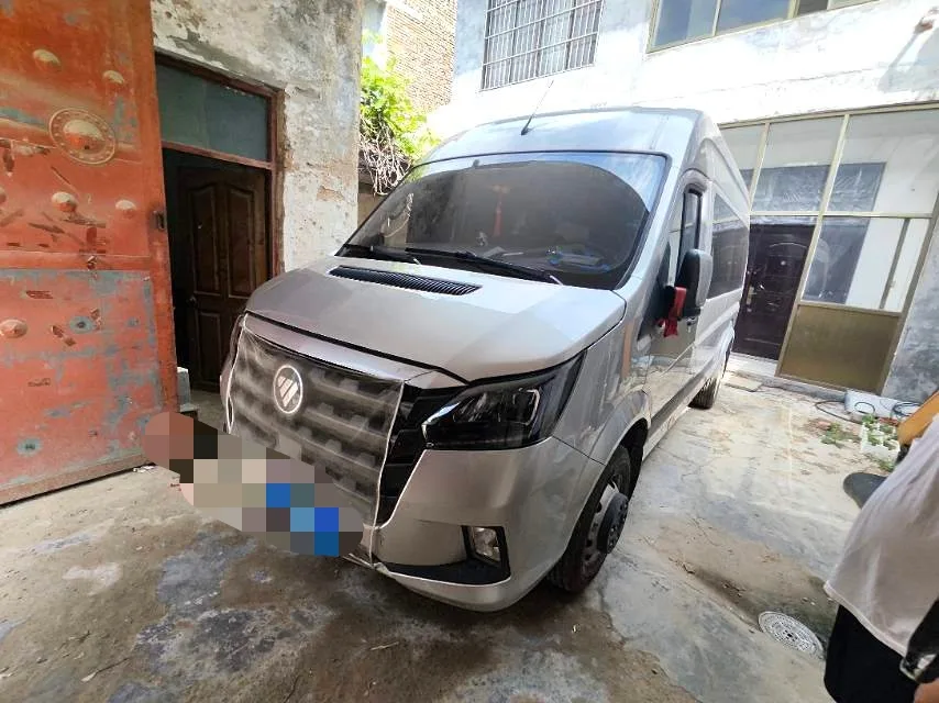 Foton 2025 Tuyao X7 2.5 High Roof, Dual Tires, 7-Seater Mobile Service Vehicle, Manual Transmission