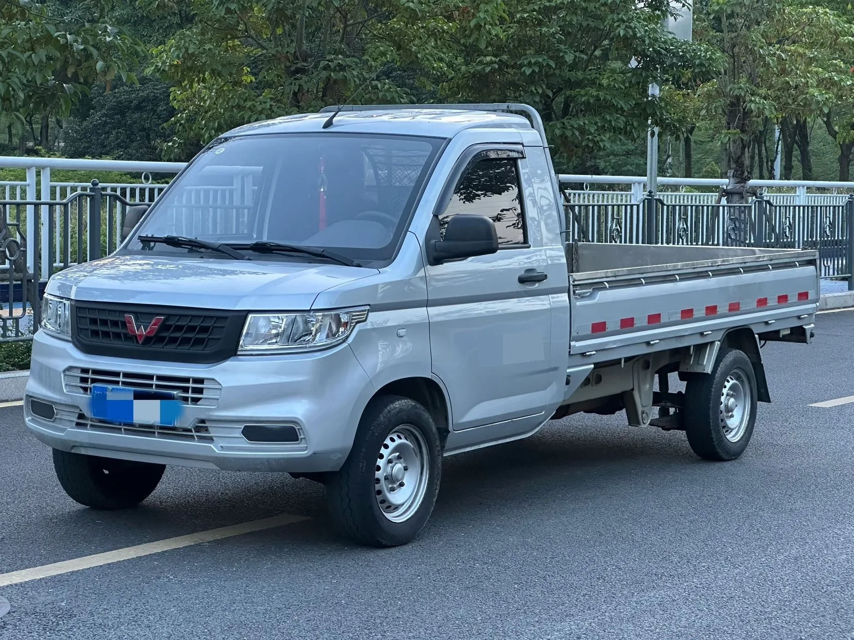 Wuling 2022 Rongguang New Truck 1.5 Basic Extended Single Cab Manual Transmission