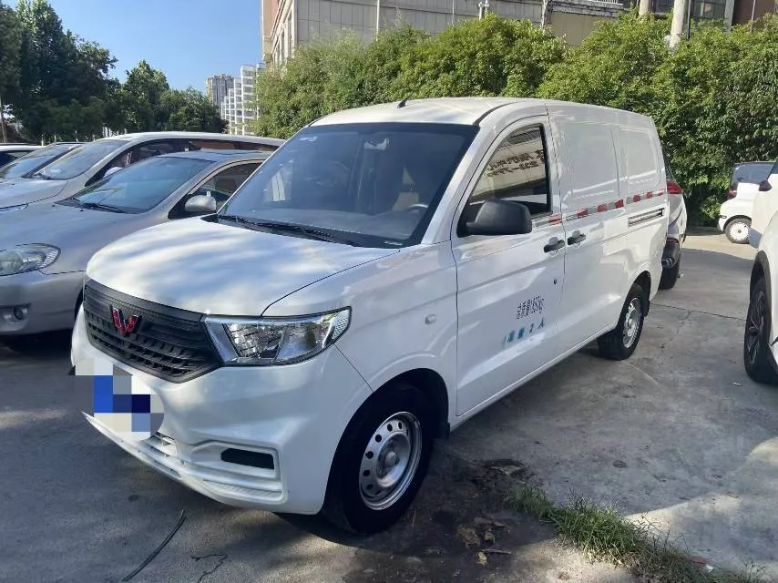 Wuling 2022 Hongguang V 1.5 Sport Edition Manual Transmission