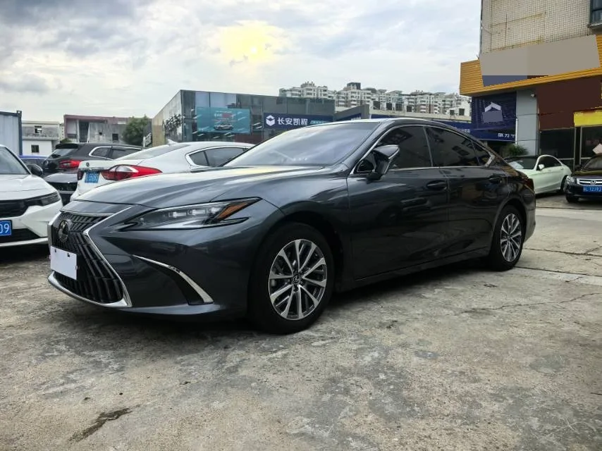 Lexus ES 2023 200 Luxury Edition