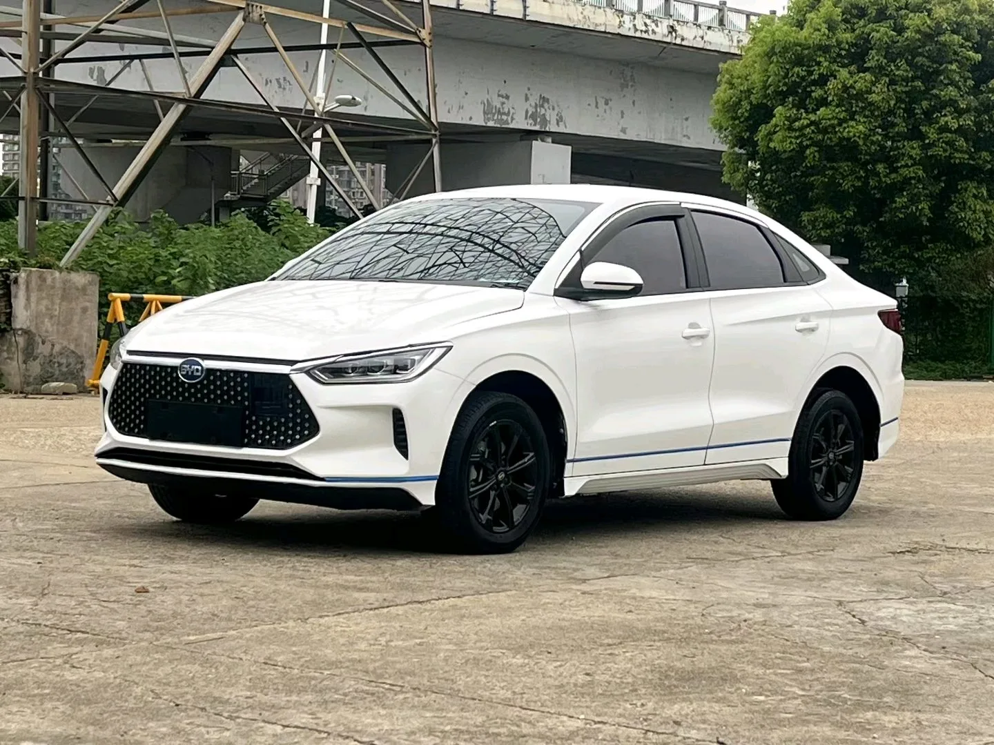 BYD e3 2020 Model Year 400 Commuter Edition