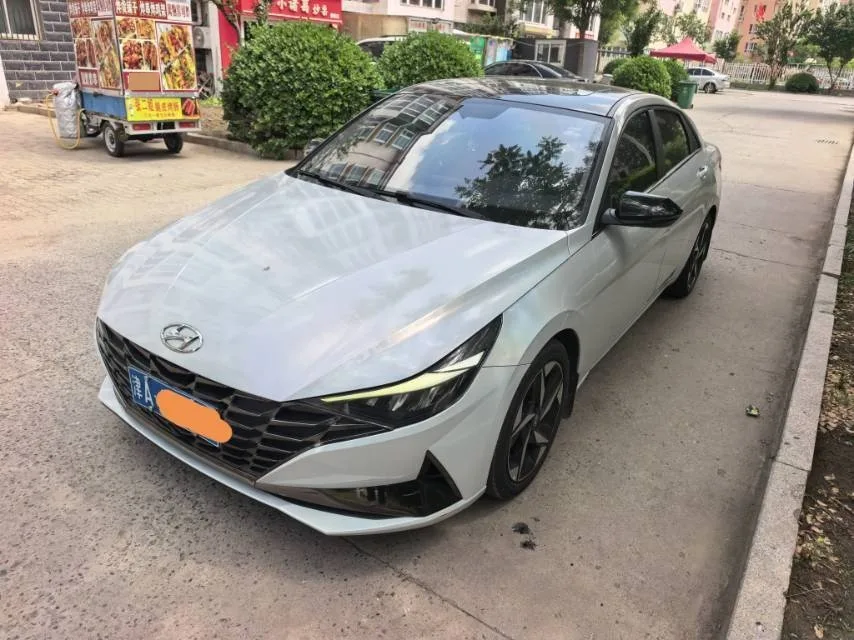 Hyundai Elantra 2021 1.5L CVT LUX Premium Edition