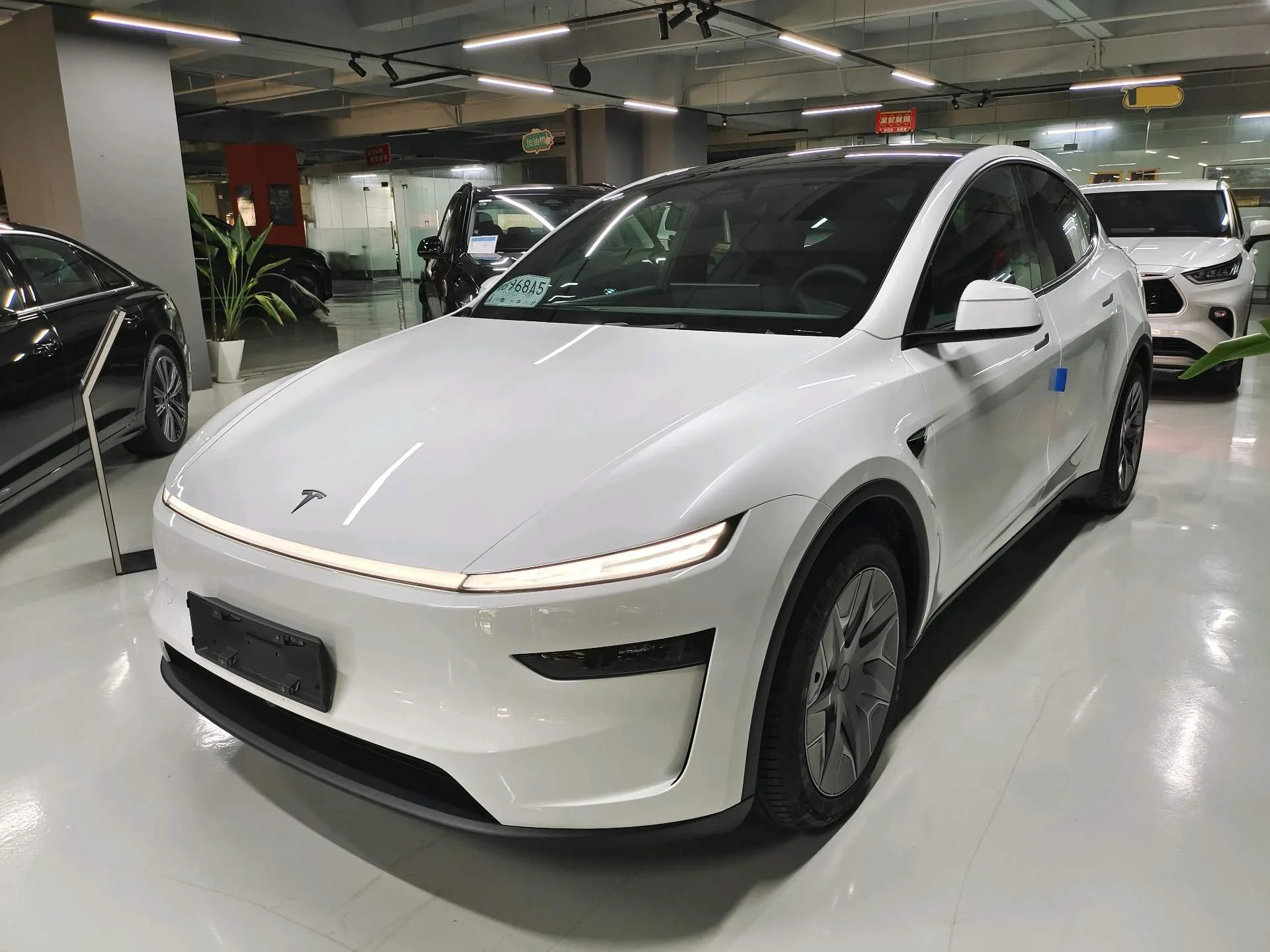 Tesla 2025 Model Y L Long Range All-Wheel Drive Automatic