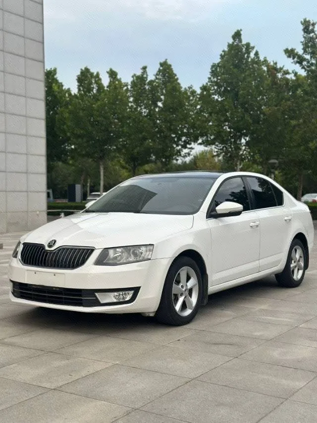 Skoda Octavia 2015 Model Year 1.4 TSI DSG Yijun Edition