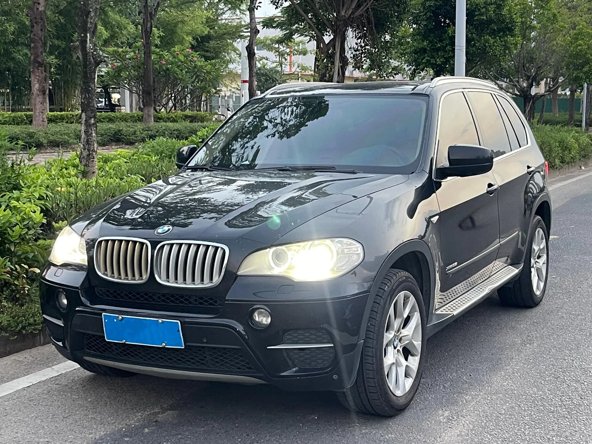 BMW X5 (Imported) 2011 Model Year xDrive35i Luxury Trim