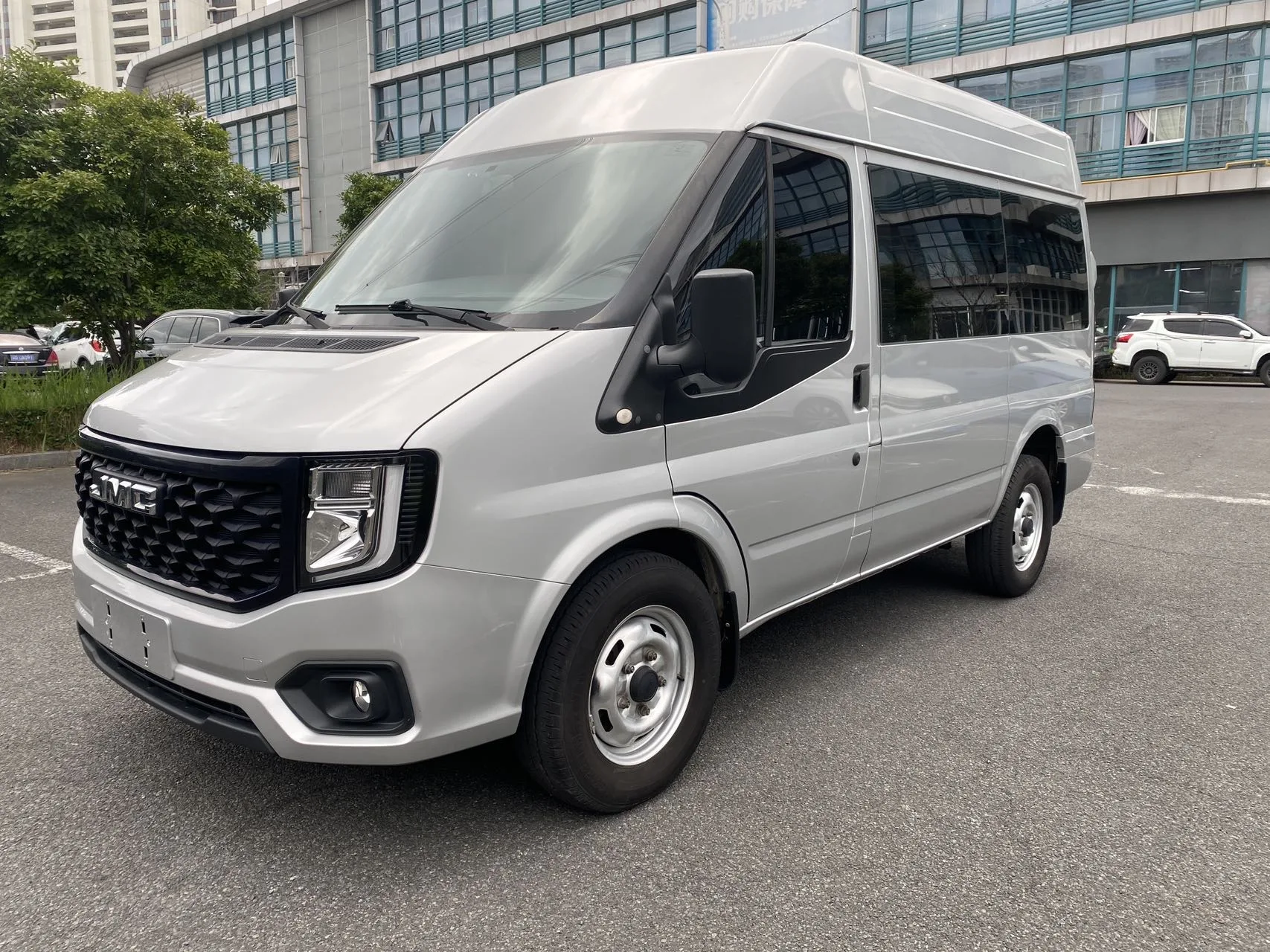 Jiangling 2022 Fushun 2.0T Multi-purpose Passenger Vehicle, Short Wheelbase, Medium-High Roof, 6 Seats, Manual Transmission
