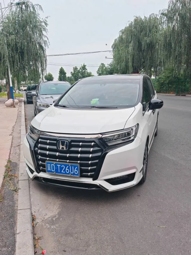 Honda 2024 Elysion e:HEV 2.0 CVT Luxury Edition Automatic