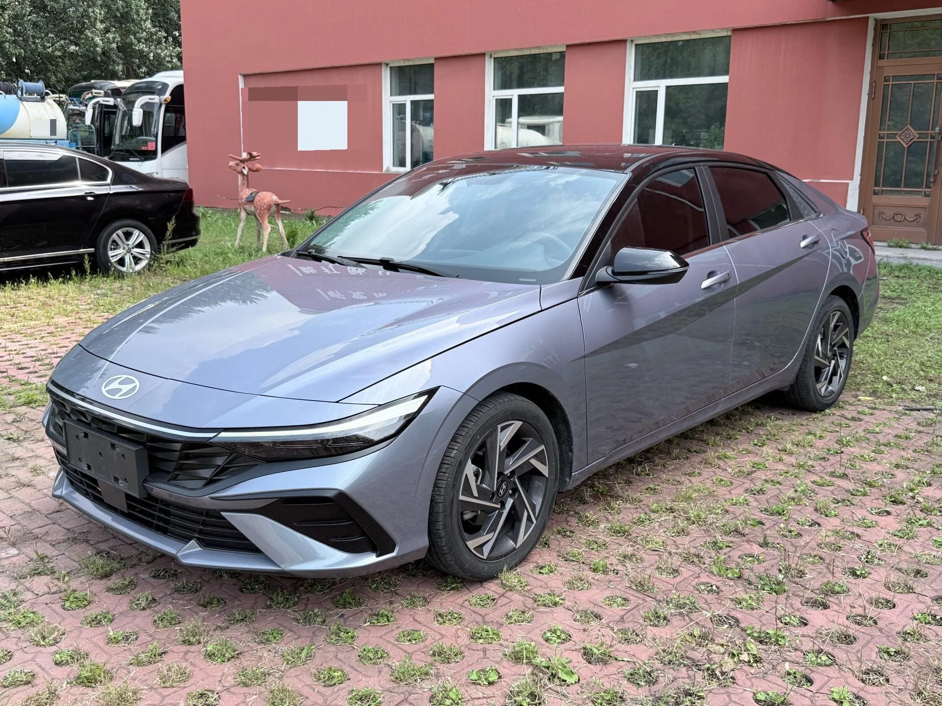 Hyundai Elantra 2023 1.5L CVT LUX Premium Edition