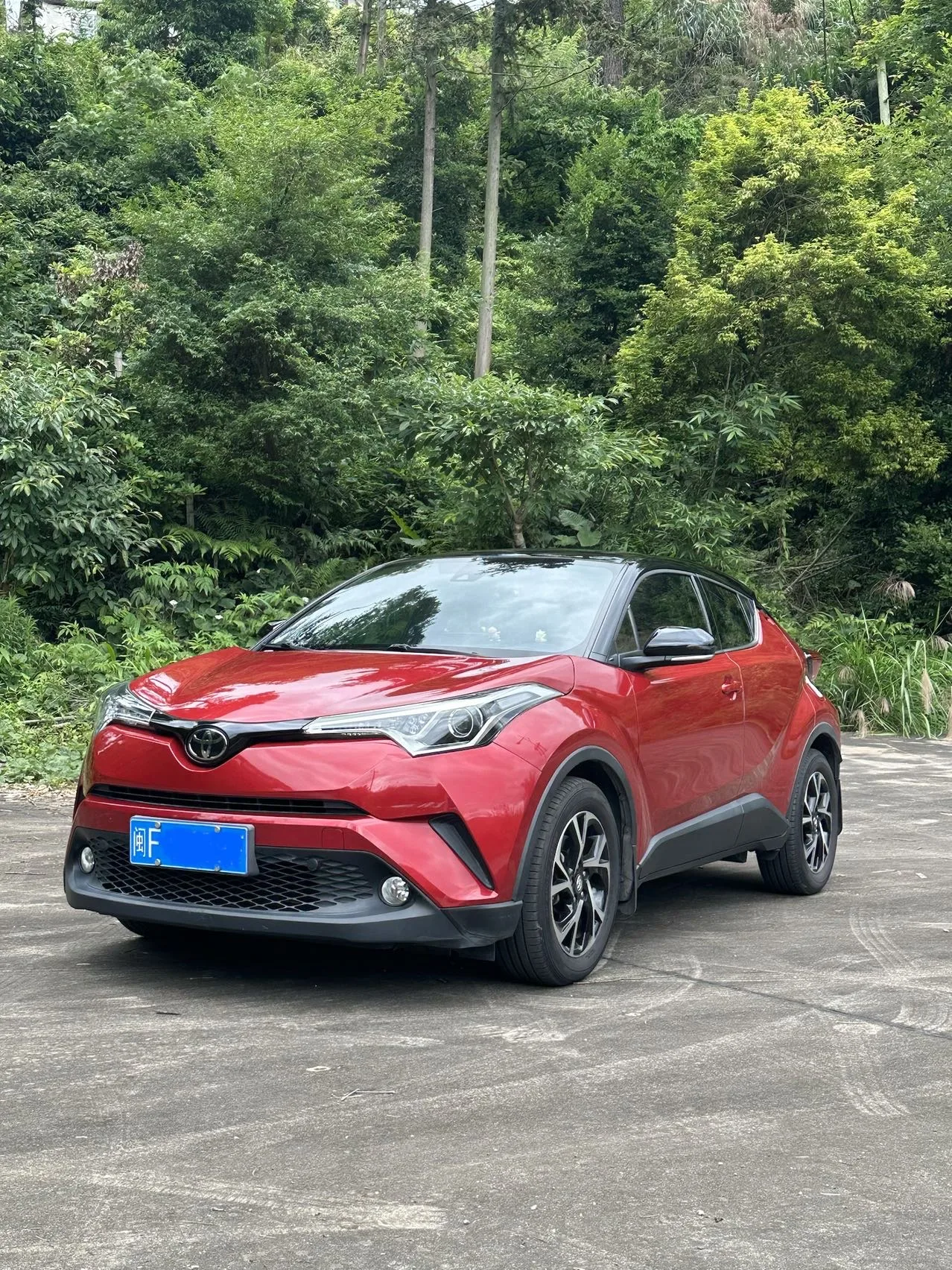 2020 Toyota C-HR 2.0L Leading Edition