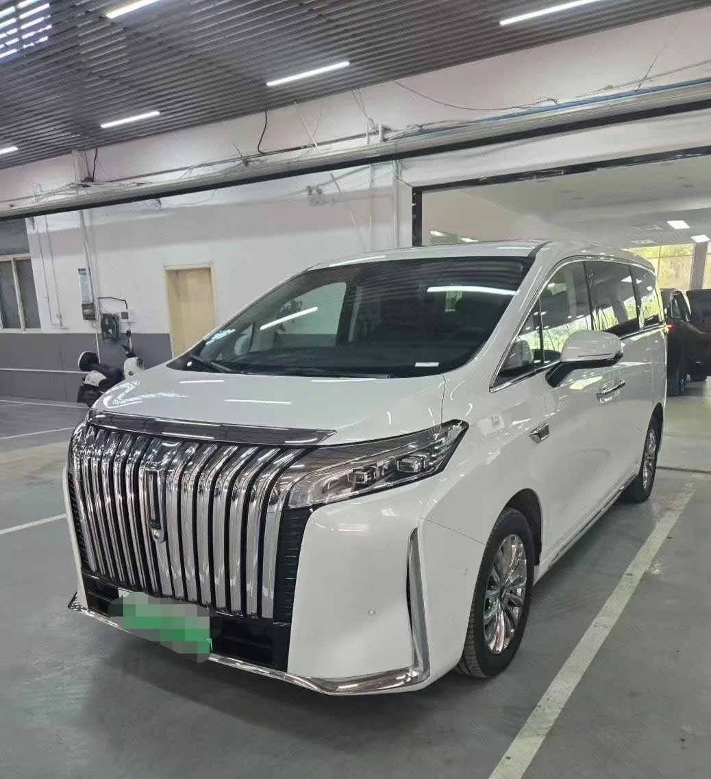 Takayama DHT-PHEV 2024 Model Year, All-Wheel Drive Executive Long-Wheelbase Edition