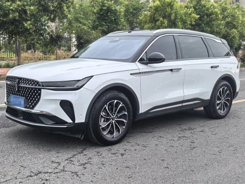 Navigator 2023 2.0T AWD Premium Edition