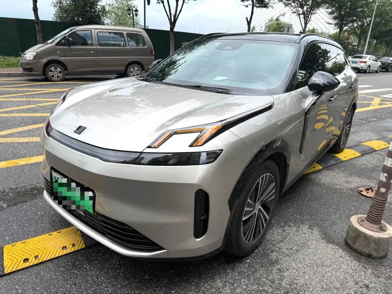 Lynk & Co 2025 Model Lynk & Co 08 EM-P 1.5T 120km Long Range Halo Automatic