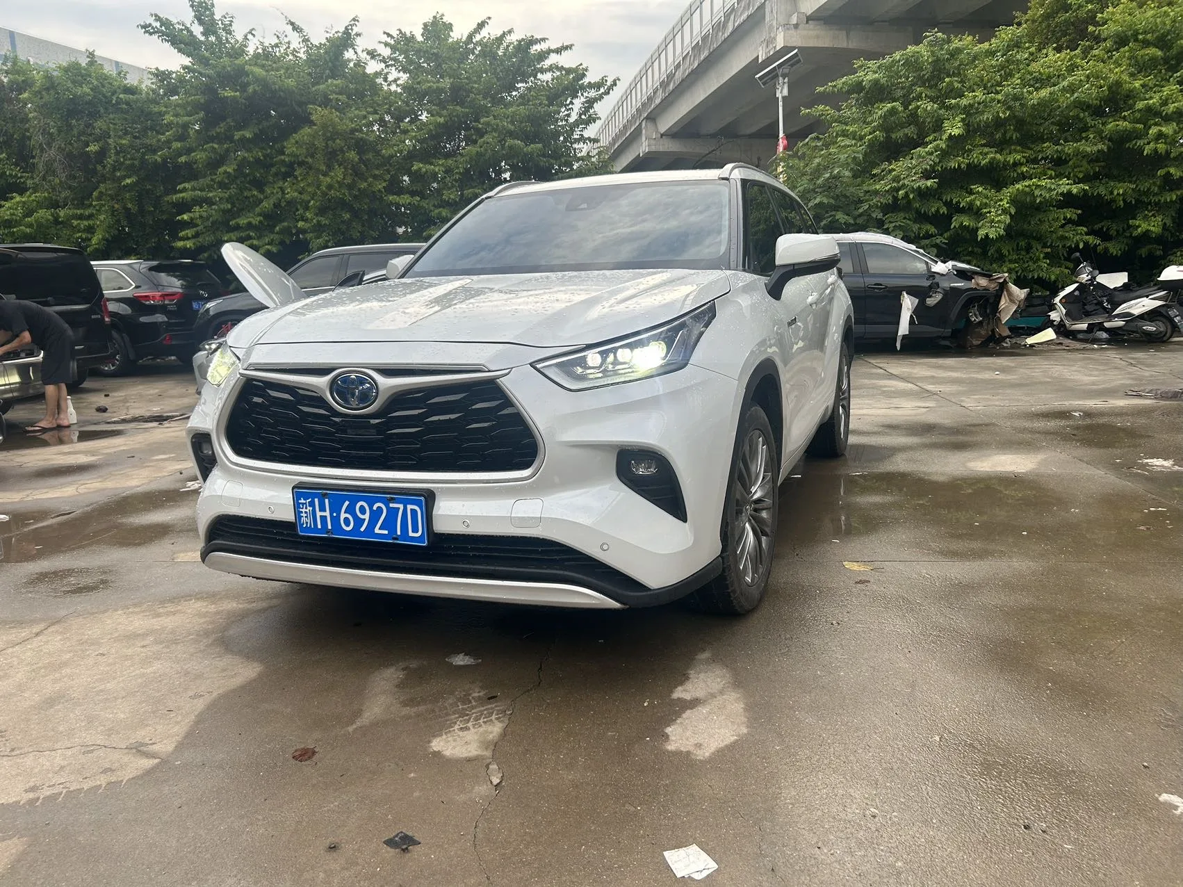 2022 Toyota Highlander Hybrid 2.5L AWD Premium 7-Seater