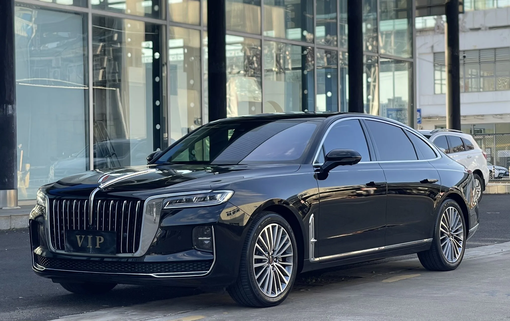 Hongqi H9 2023 Model Year 2.0T Smart Connect "Qi Xiang" Edition