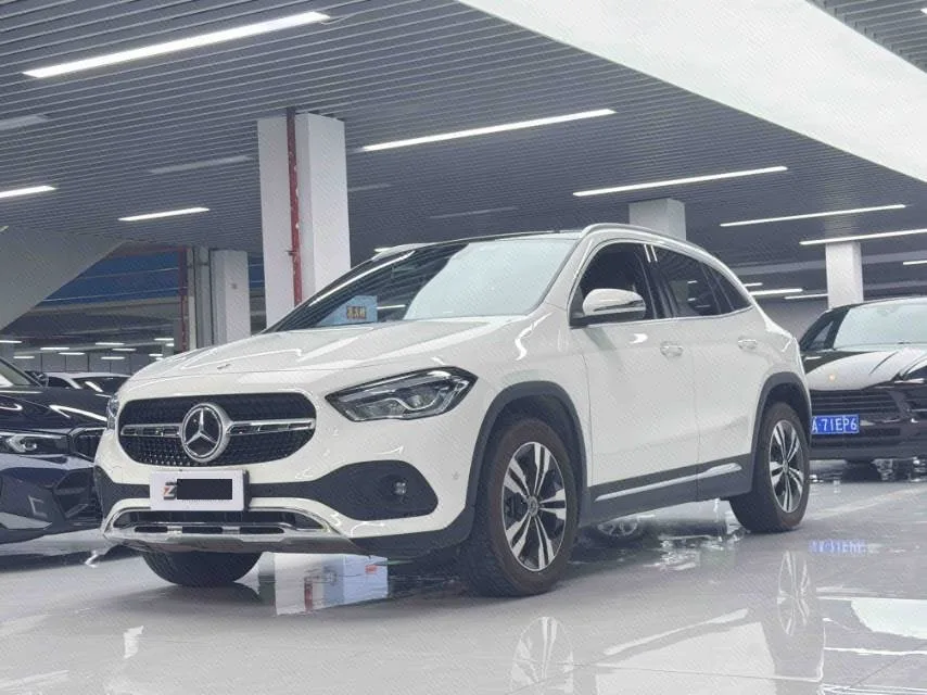 2023 Mercedes-Benz GLA 220