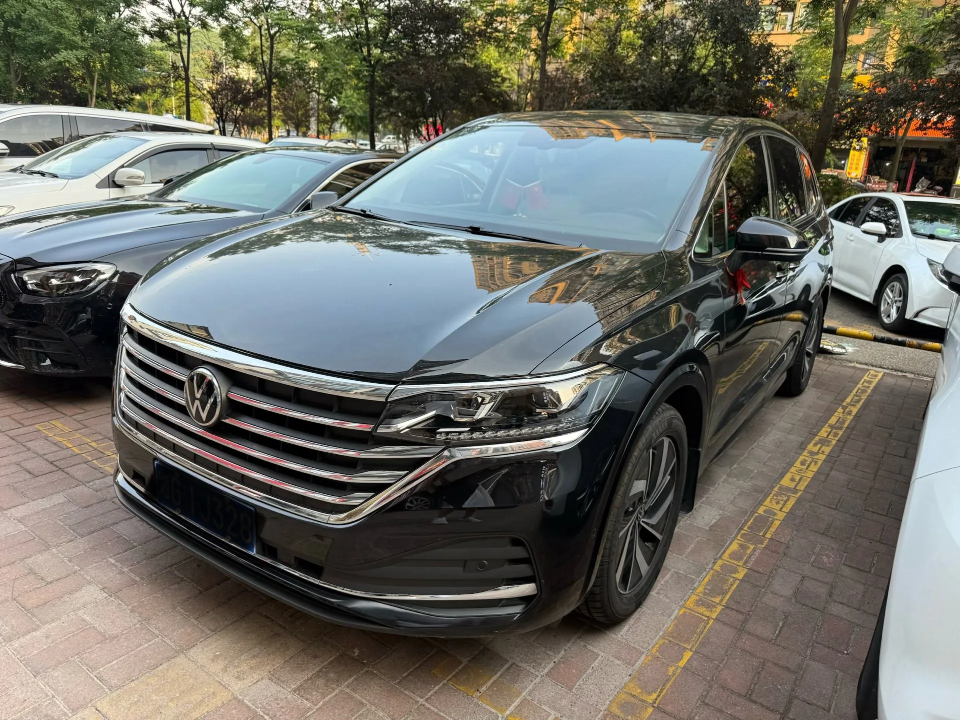 Viloran 2023 330TSI Luxury Edition
