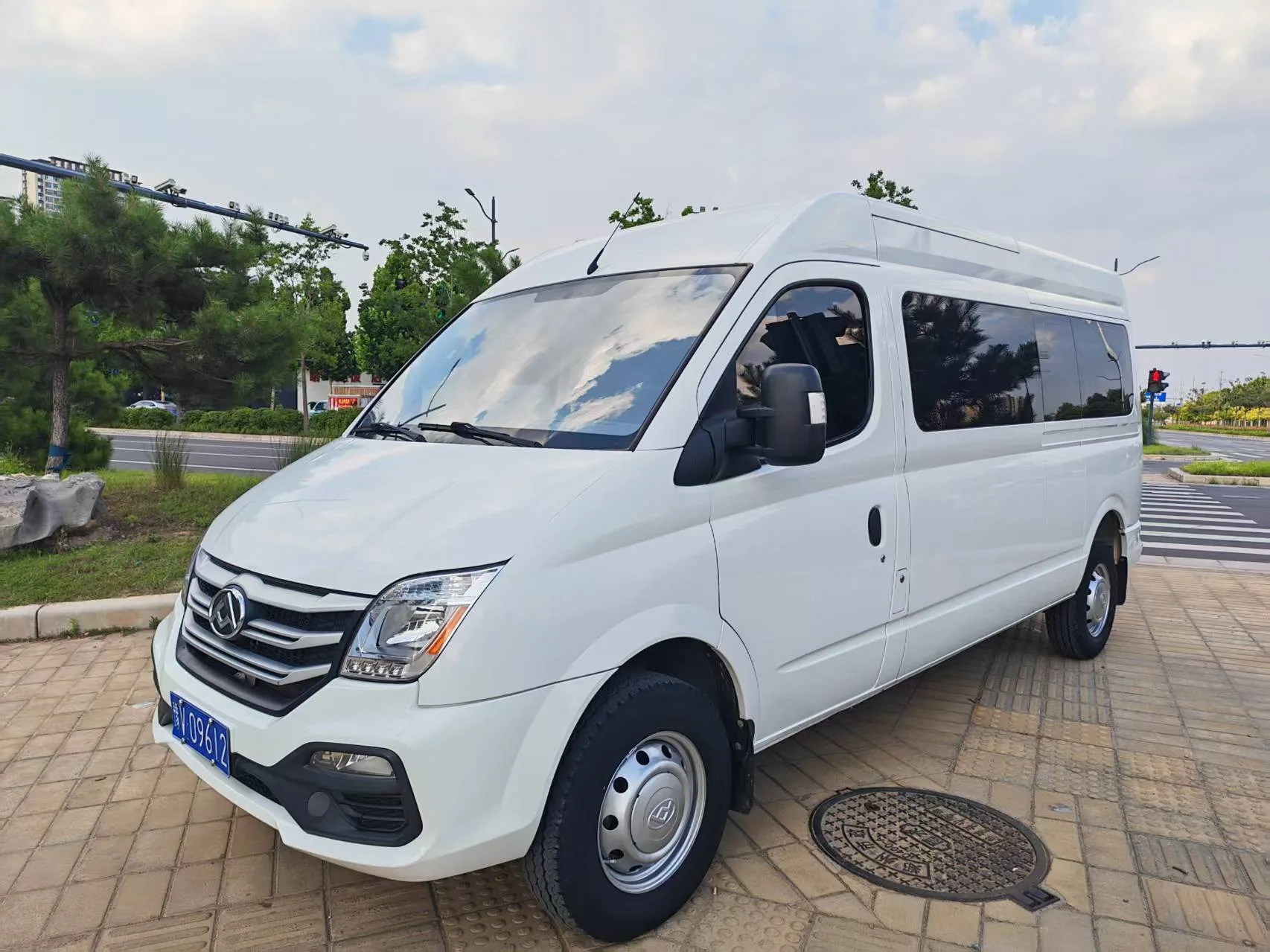 Changjiang 2019 V80 PLUS 2.0T Aoyuntong Long Wheelbase Mid-Roof 7-Seater Manual Transmission